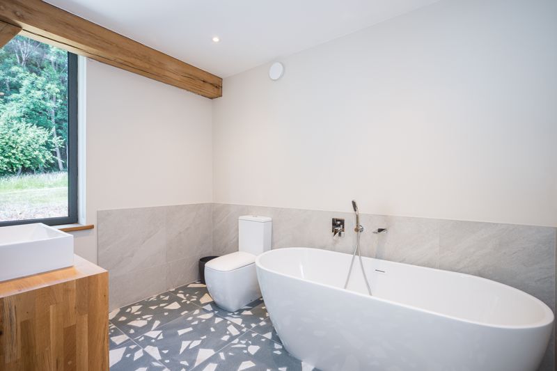En-Suite- click for photo gallery